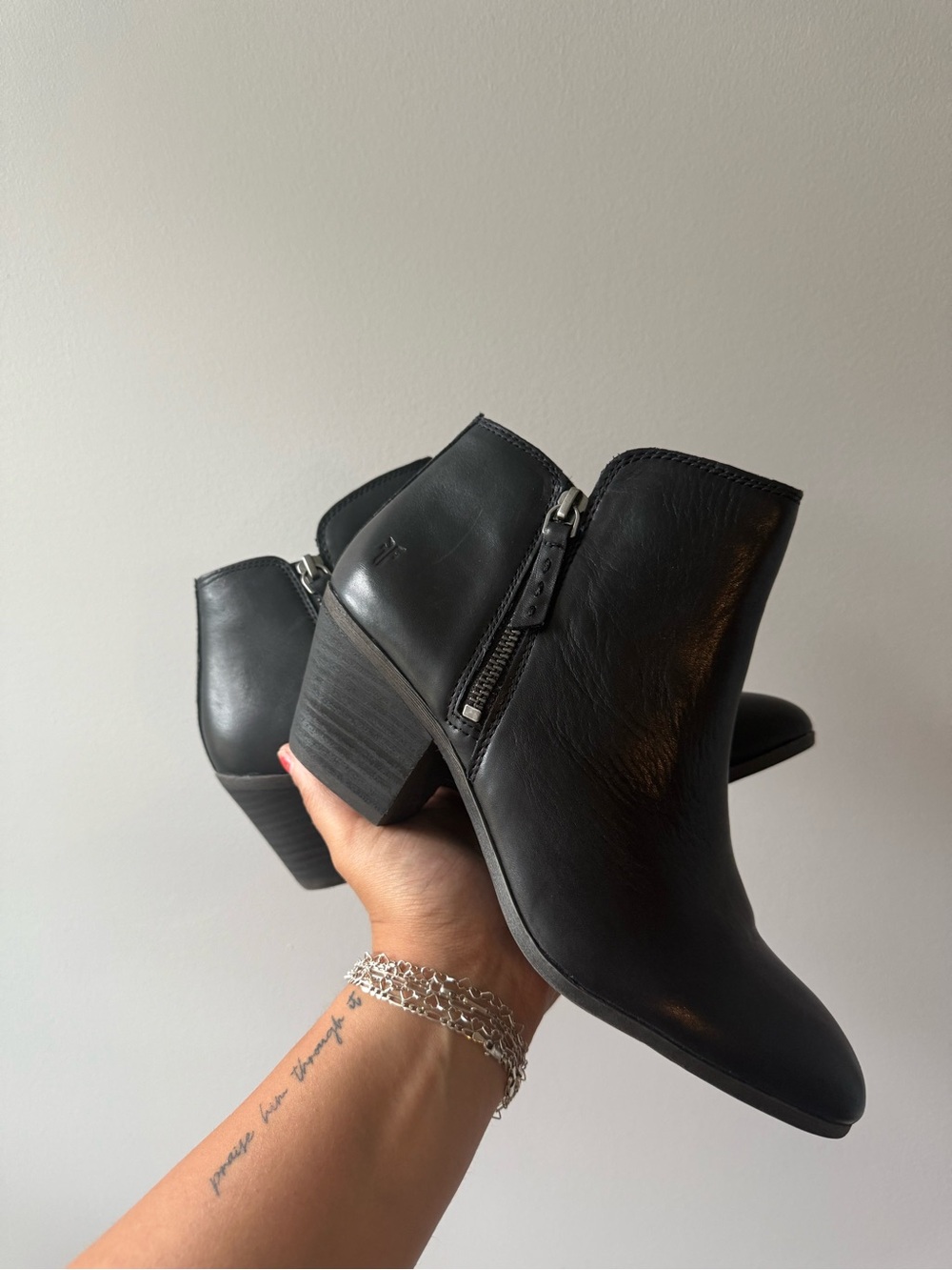 Frye Judith leather black pointed toe heeled ankle booties
